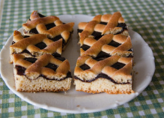 mrezovnik s medom.JPG, 50 kB